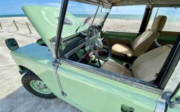 Land-rover-Series-iia-1961-Green-Beige-12