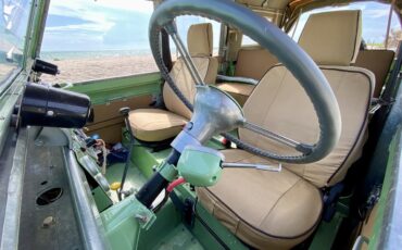 Land-rover-Series-iia-1961-Green-Beige-14