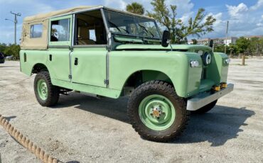 Land-rover-Series-iia-1961-Green-Beige-2
