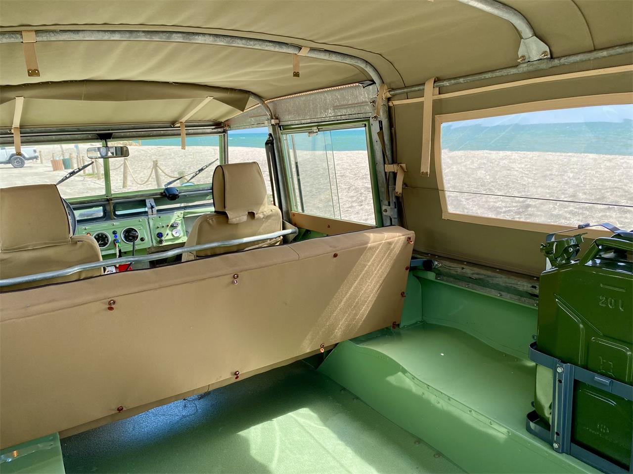 Land-rover-Series-iia-1961-Green-Beige-20