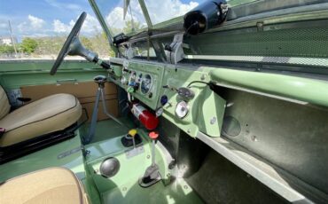 Land-rover-Series-iia-1961-Green-Beige-22