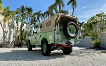 Land-rover-Series-iia-1961-Green-Beige-27