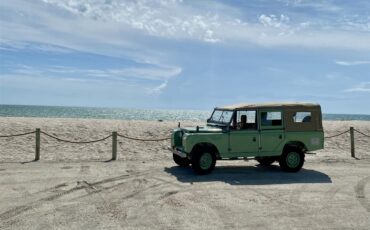 Land-rover-Series-iia-1961-Green-Beige-28