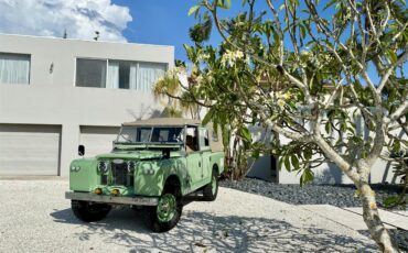 Land-rover-Series-iia-1961-Green-Beige-30