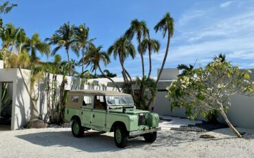 Land-rover-Series-iia-1961-Green-Beige-31