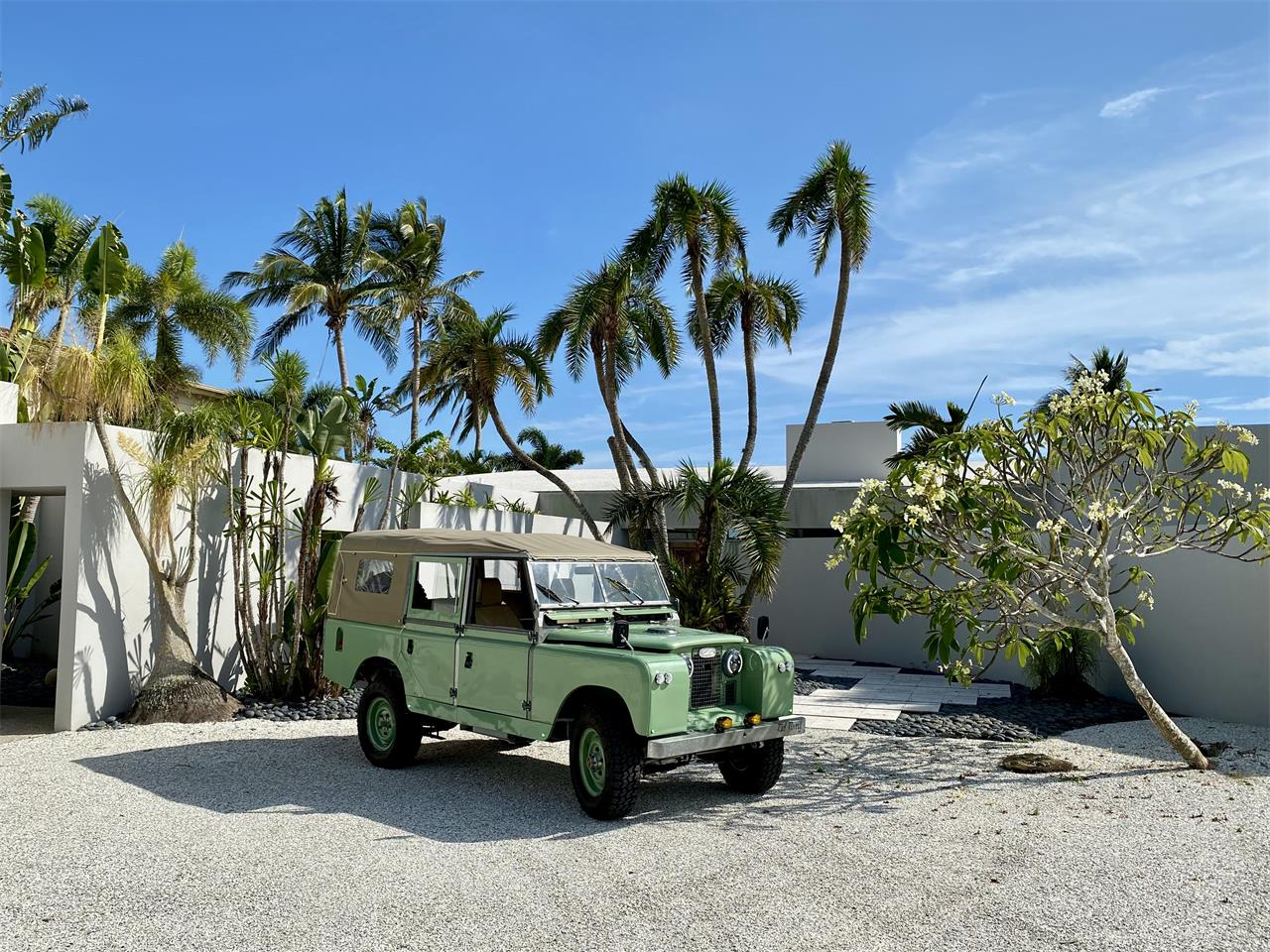 Land-rover-Series-iia-1961-Green-Beige-31