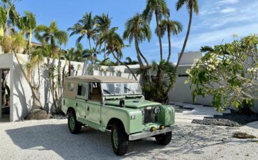 Land-rover-Series-iia-1961-Green-Beige-32