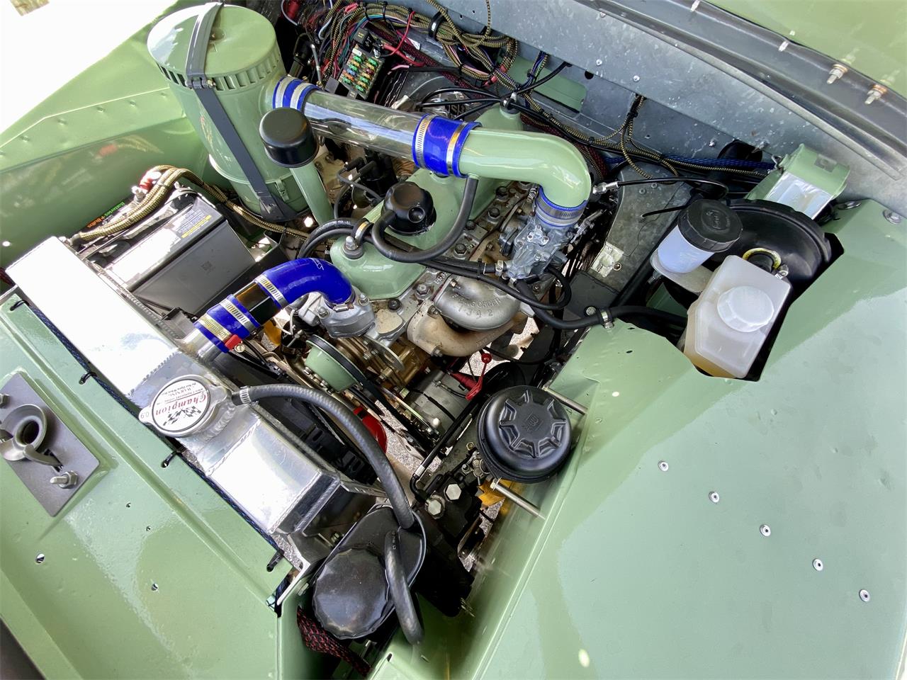 Land-rover-Series-iia-1961-Green-Beige-37
