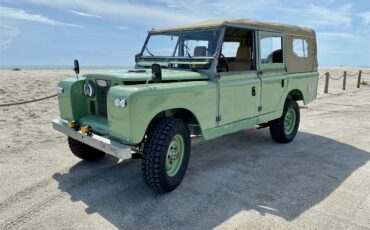Land-rover-Series-iia-1961-Green-Beige