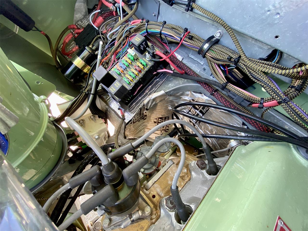 Land-rover-Series-iia-1961-Green-Beige-39