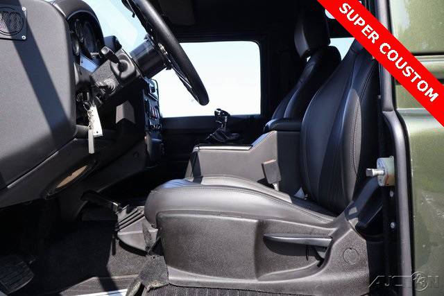 Land-rover-defender-110-1992-16