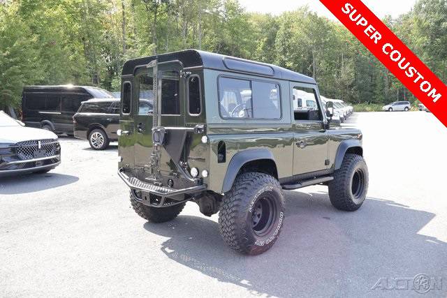 Land-rover-defender-110-1992-19