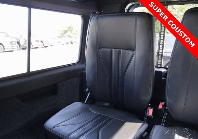 Land-rover-defender-110-1992-22
