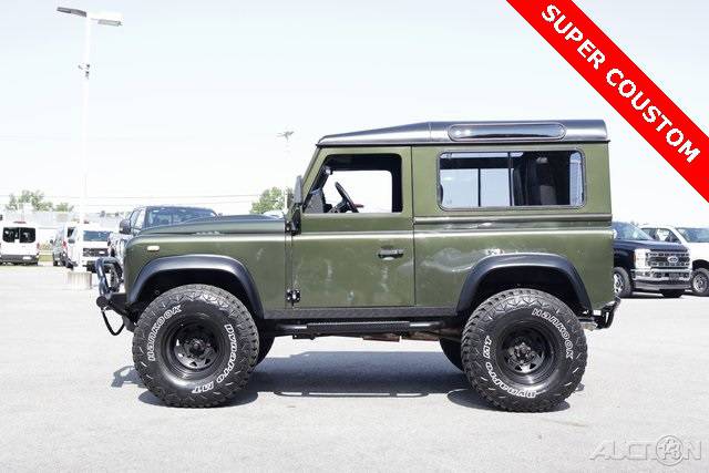 Land-rover-defender-110-1992-5