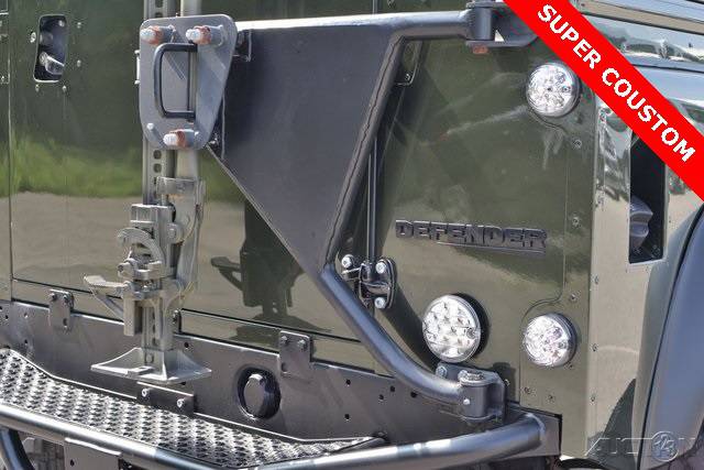 Land-rover-defender-110-1992-9