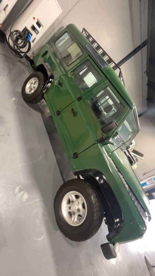 Land-rover-defender-110-1994-green-1