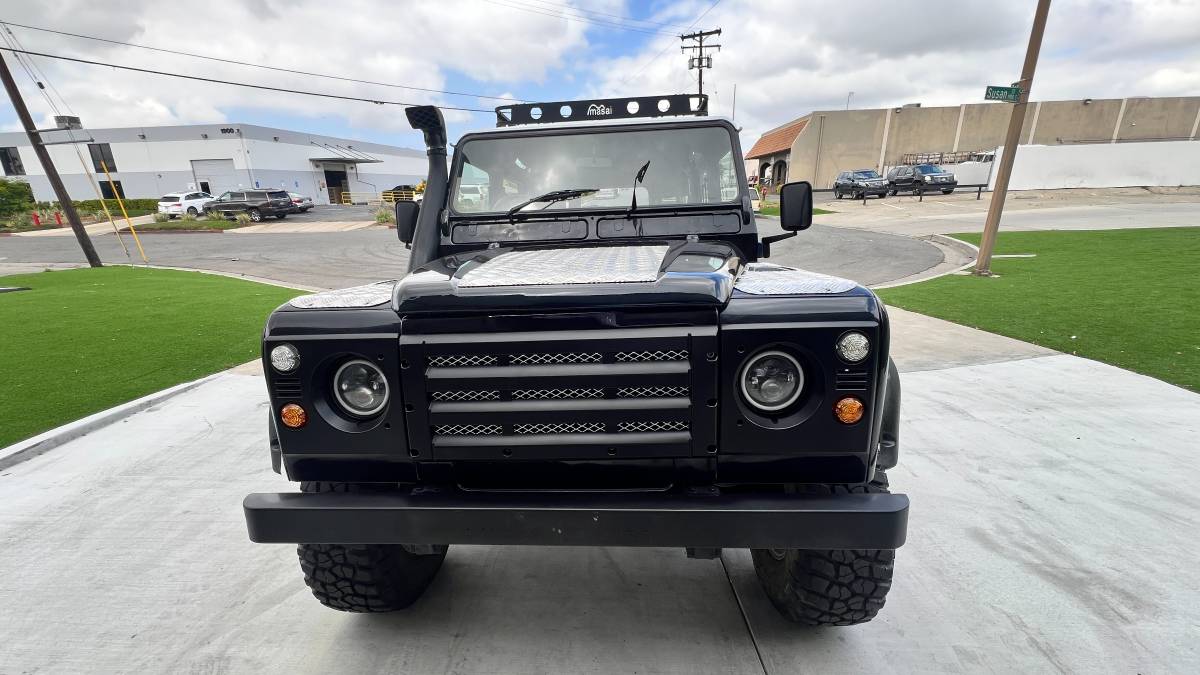 Land-rover-defender-110-diesel-1992-blue-1