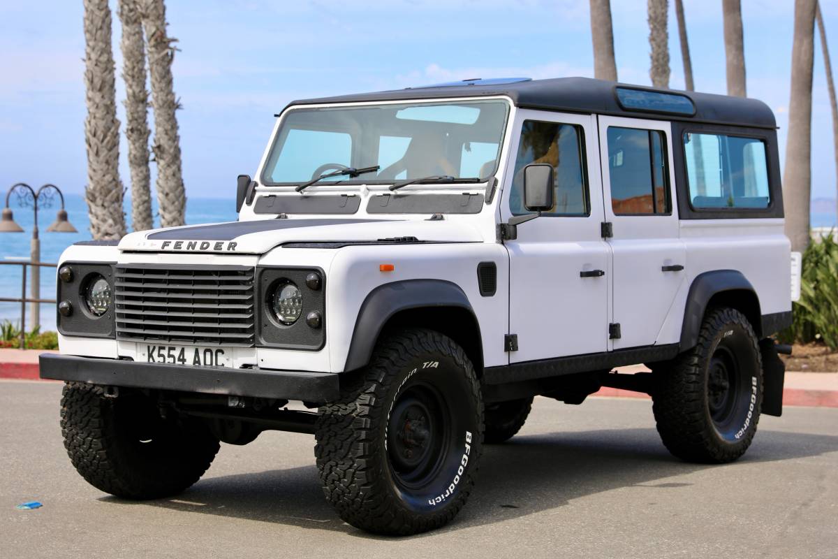 Land-rover-defender-110-diesel-1993-white-13