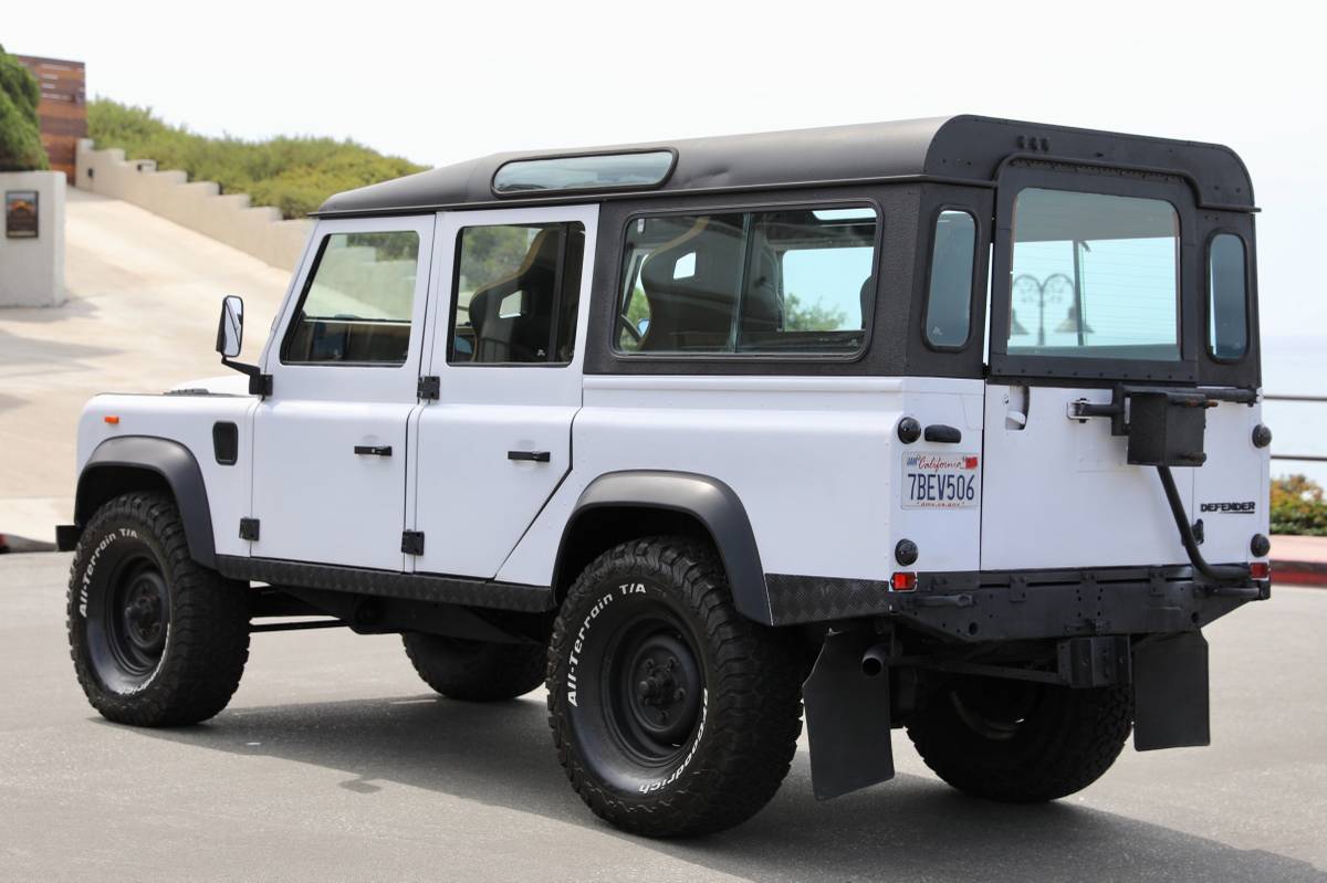 Land-rover-defender-110-diesel-1993-white-14