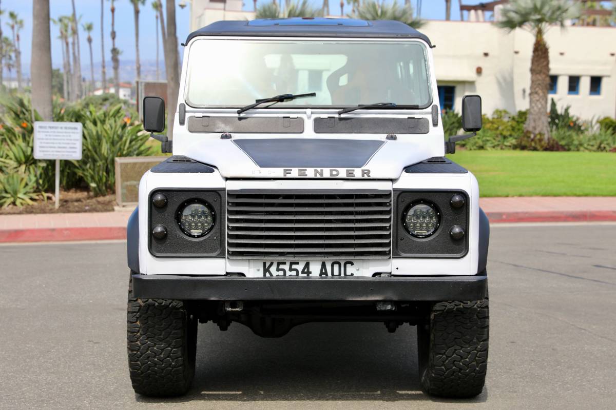 Land-rover-defender-110-diesel-1993-white-5
