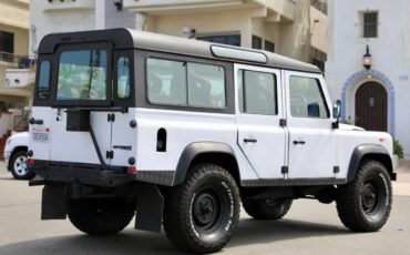Land-rover-defender-110-diesel-1993-white-8