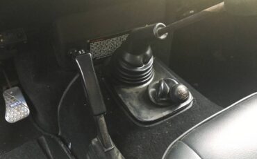 Land-rover-defender-90-1991-black-4