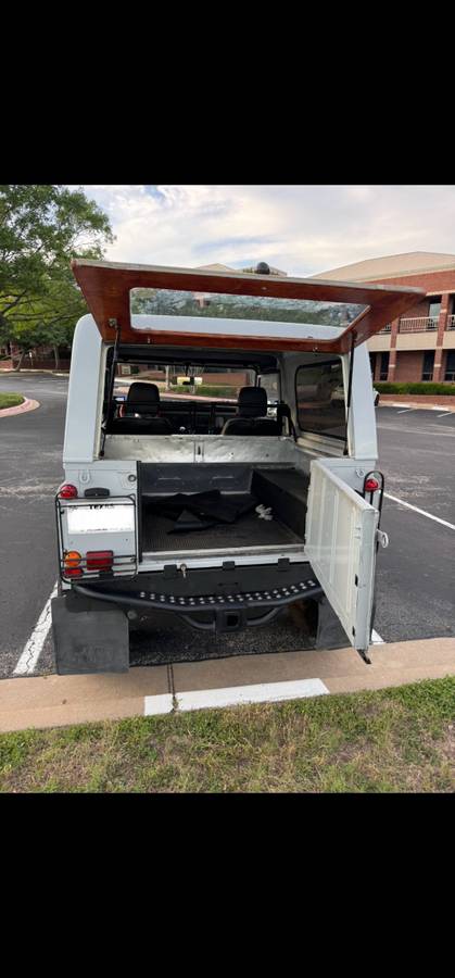 Land-rover-defender-90-diesel-1991-grey-5