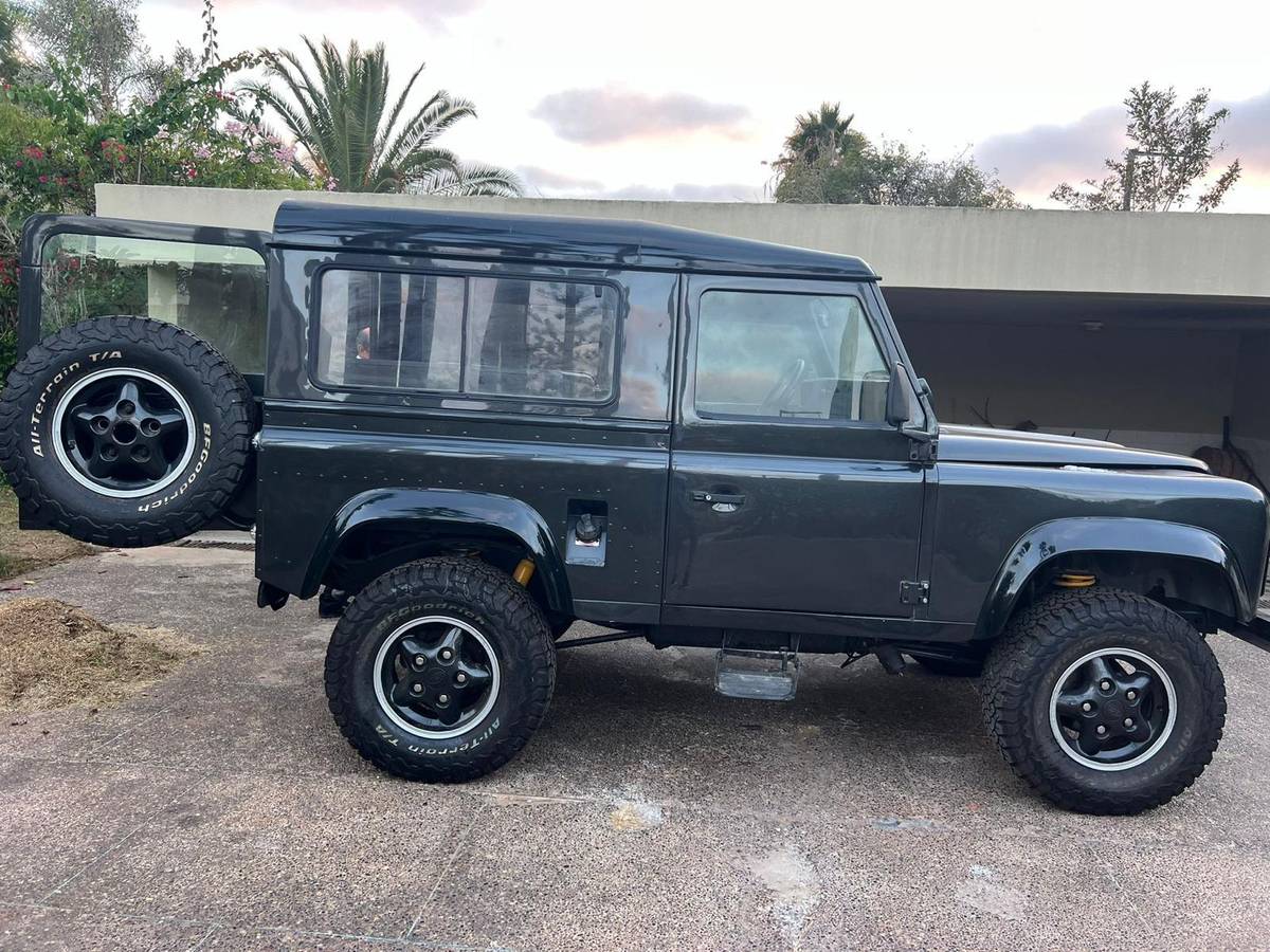 Land-rover-defender-90-diesel-1994-grey-2
