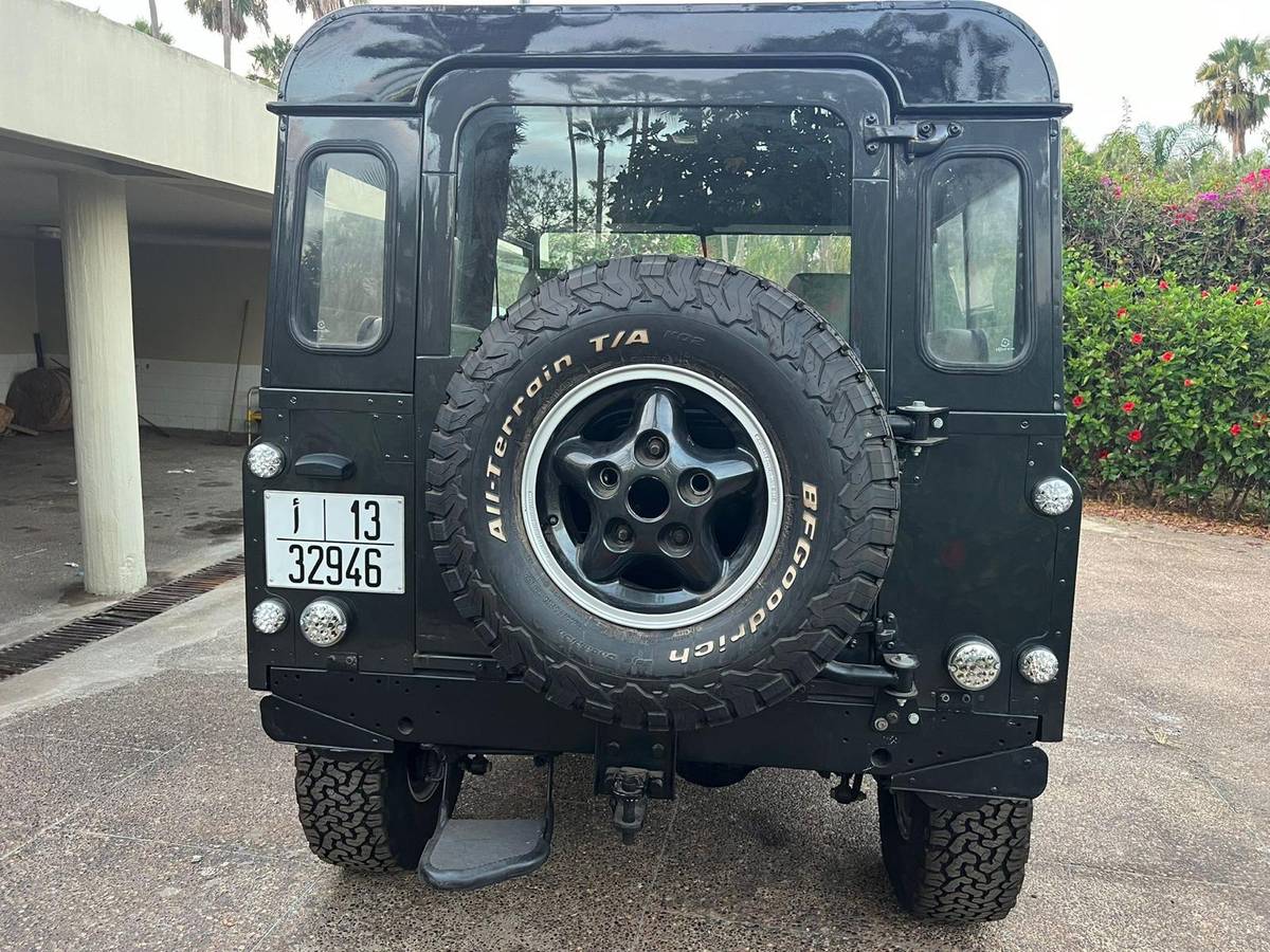 Land-rover-defender-90-diesel-1994-grey-3