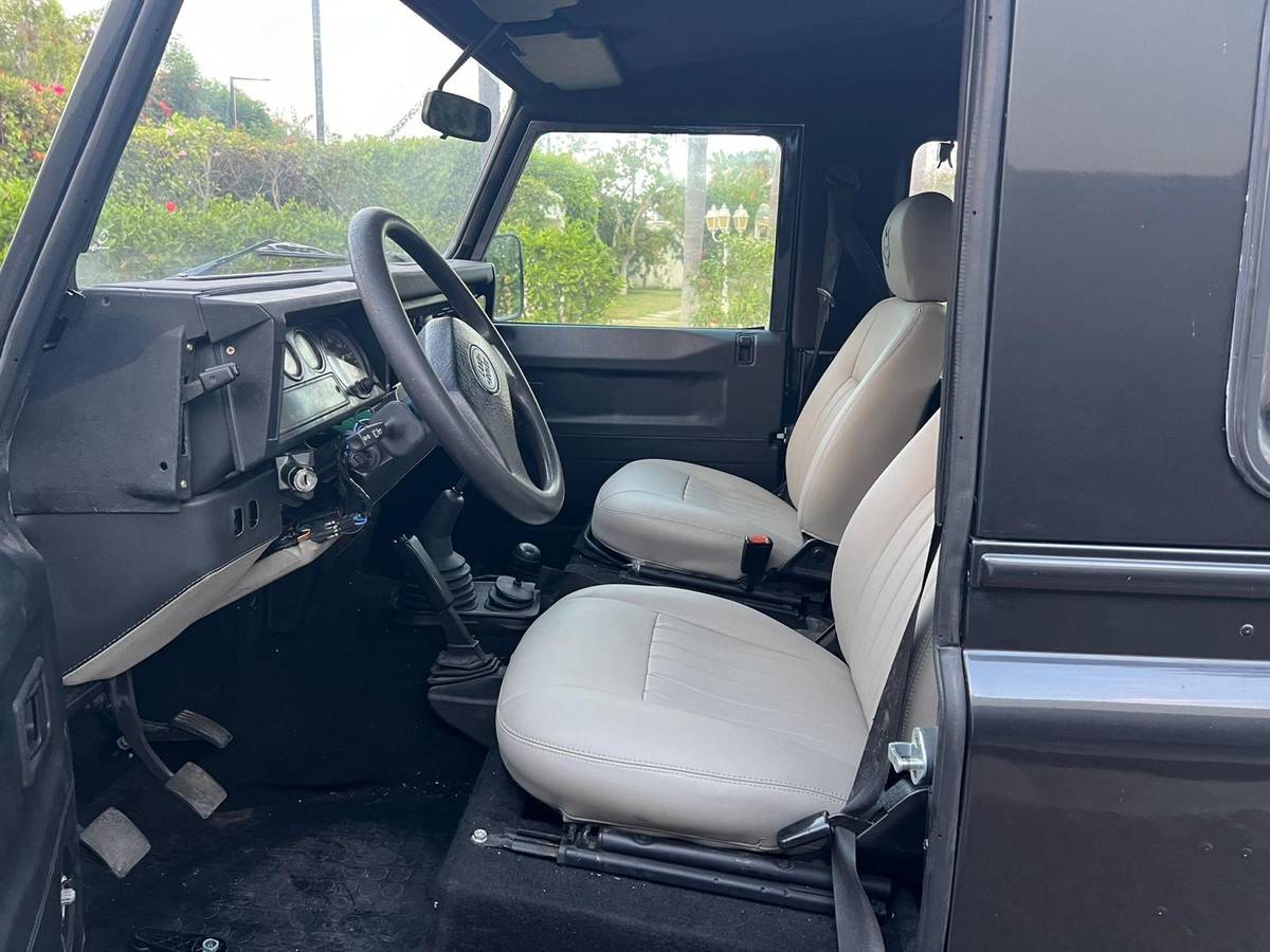 Land-rover-defender-90-diesel-1994-grey-5