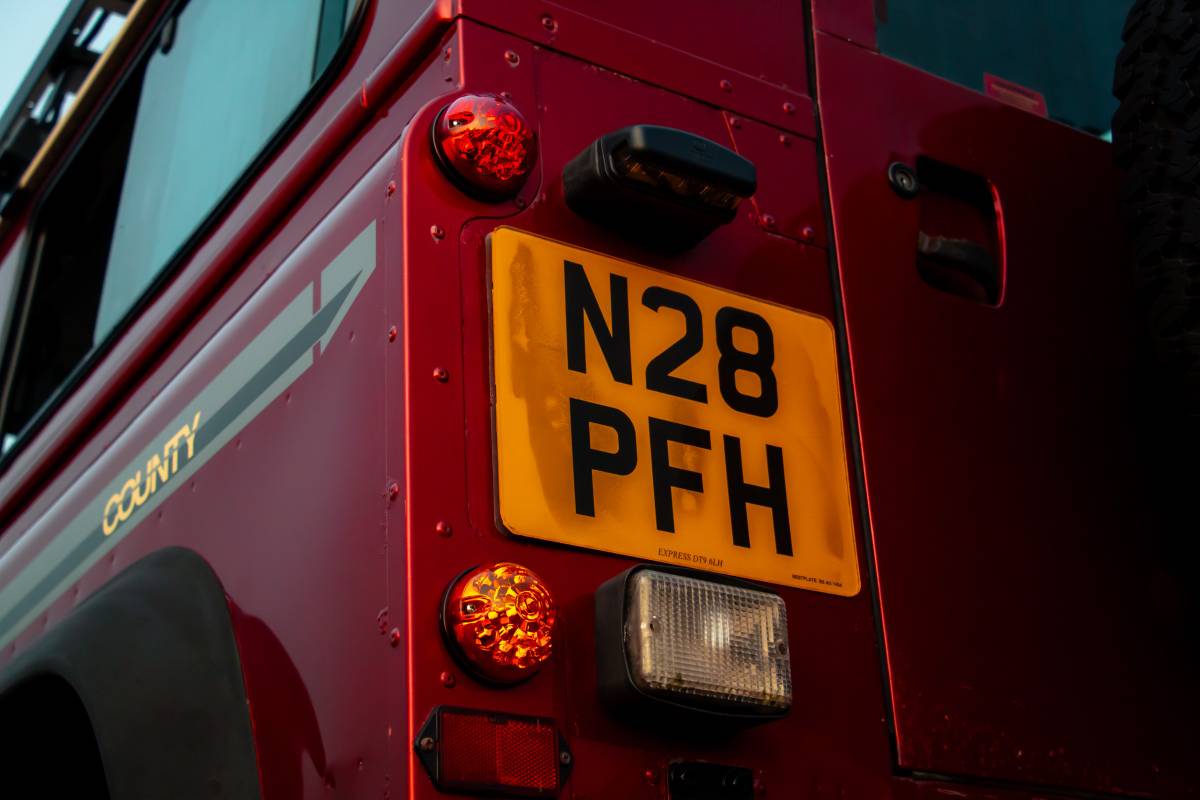 Land-rover-defender-90-diesel-1995-red-10