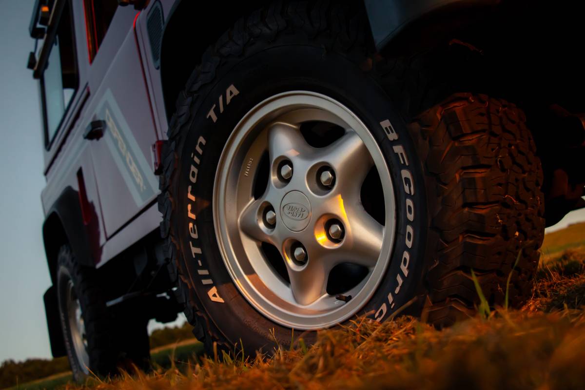 Land-rover-defender-90-diesel-1995-red-15