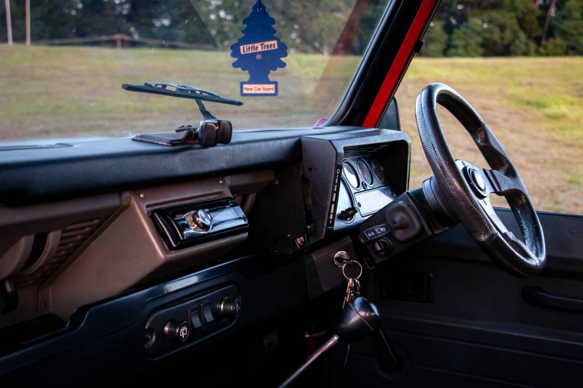 Land-rover-defender-90-diesel-1995-red-7