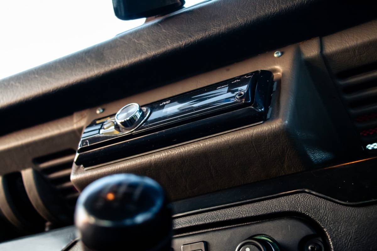 Land-rover-defender-90-diesel-1995-red-9
