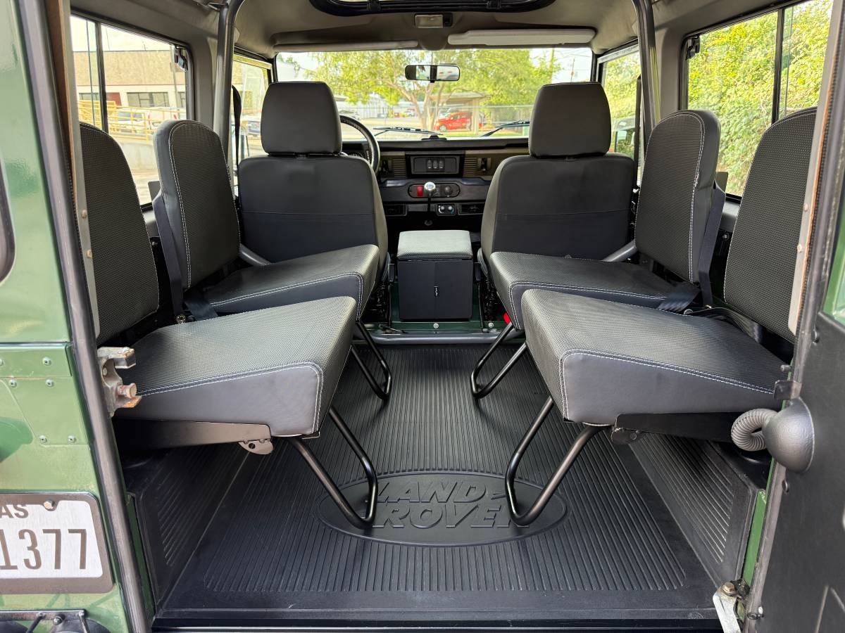 Land-rover-defender-90-nas-1995-green-7