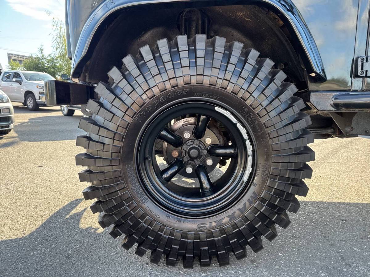Land-rover-defender-diesel-1995-black-1