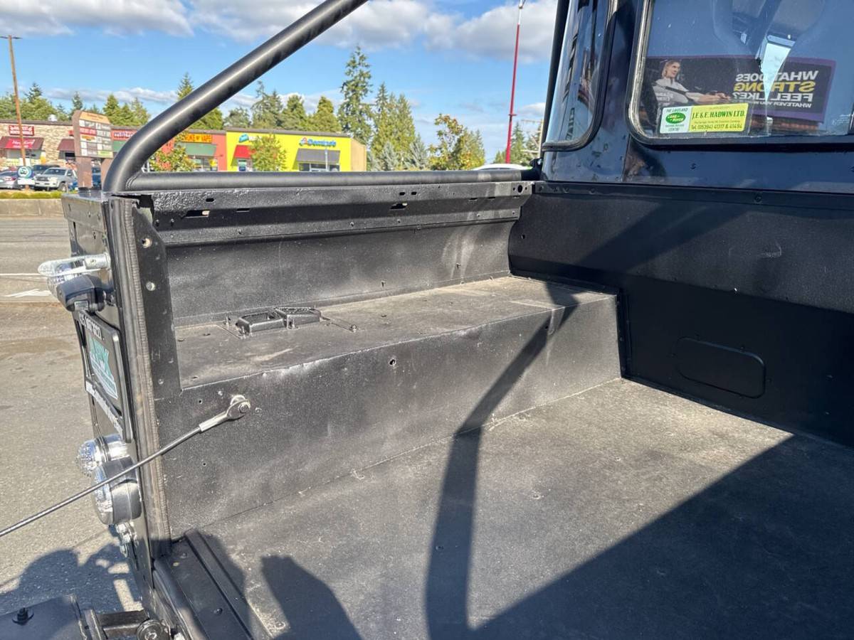 Land-rover-defender-diesel-1995-black-7