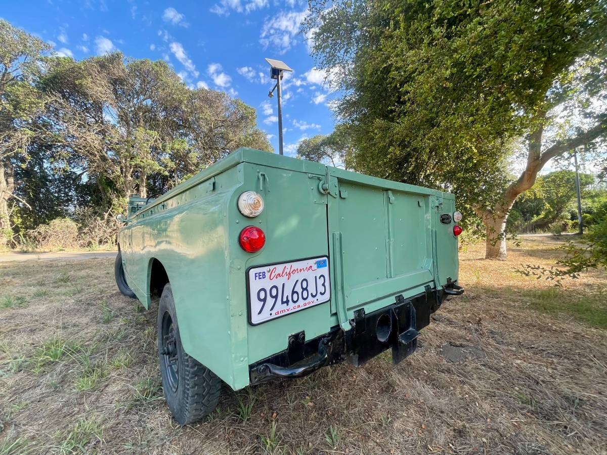 Land-rover-series-2a-109-1964-green-3