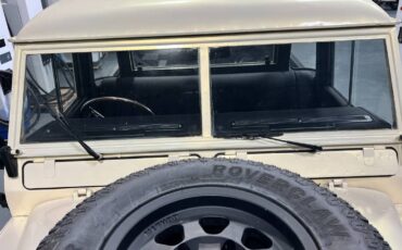Land-rover-series-3-1972-white-11