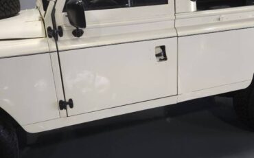 Land-rover-series-3-1972-white-13