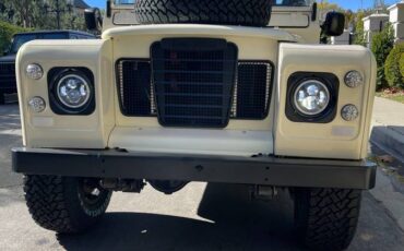 Land-rover-series-3-1972-white-3