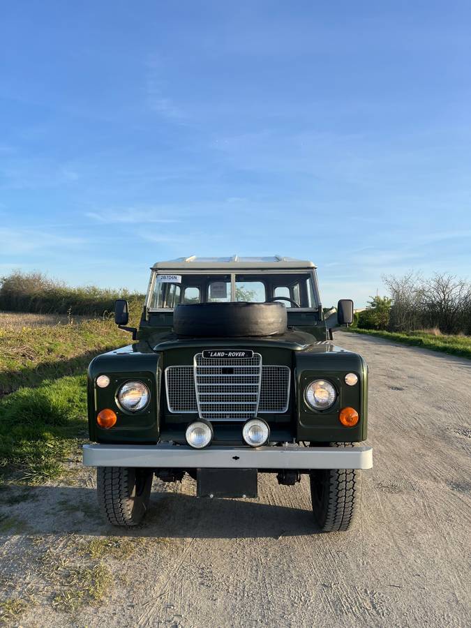 Land-rover-series-3-1973-green-1