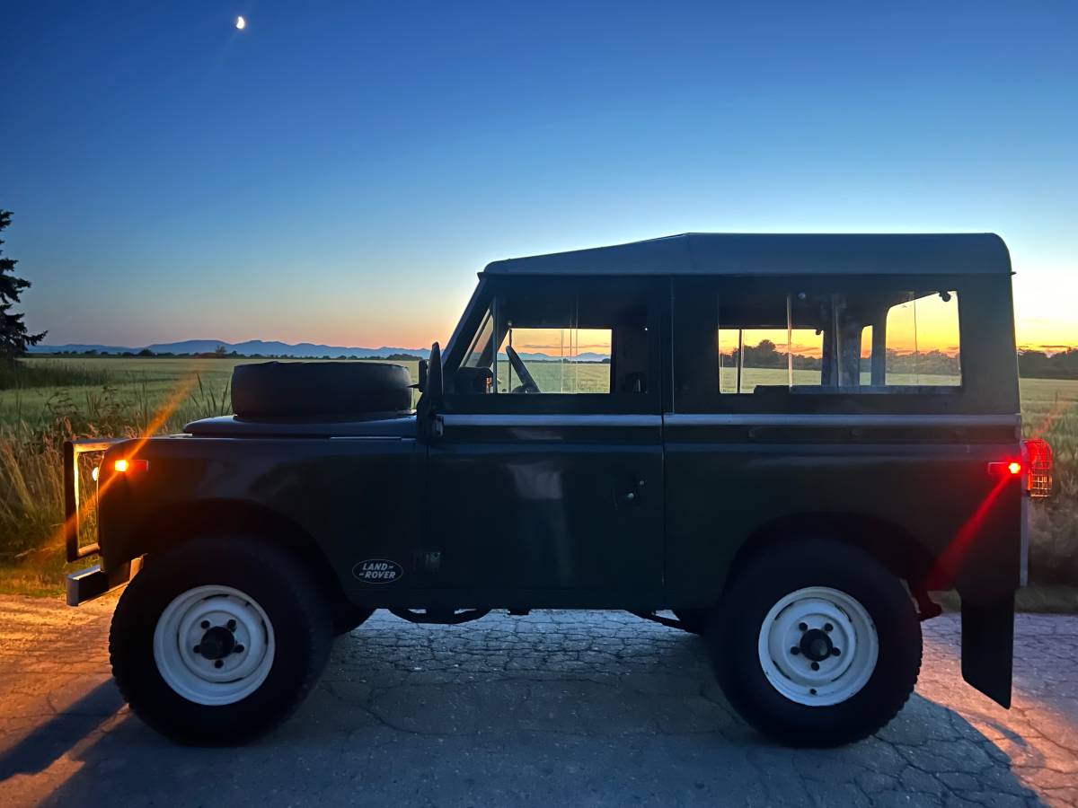 Land-rover-series-3-1973-green-16