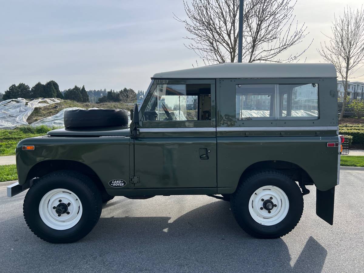 Land-rover-series-3-1973-green-3