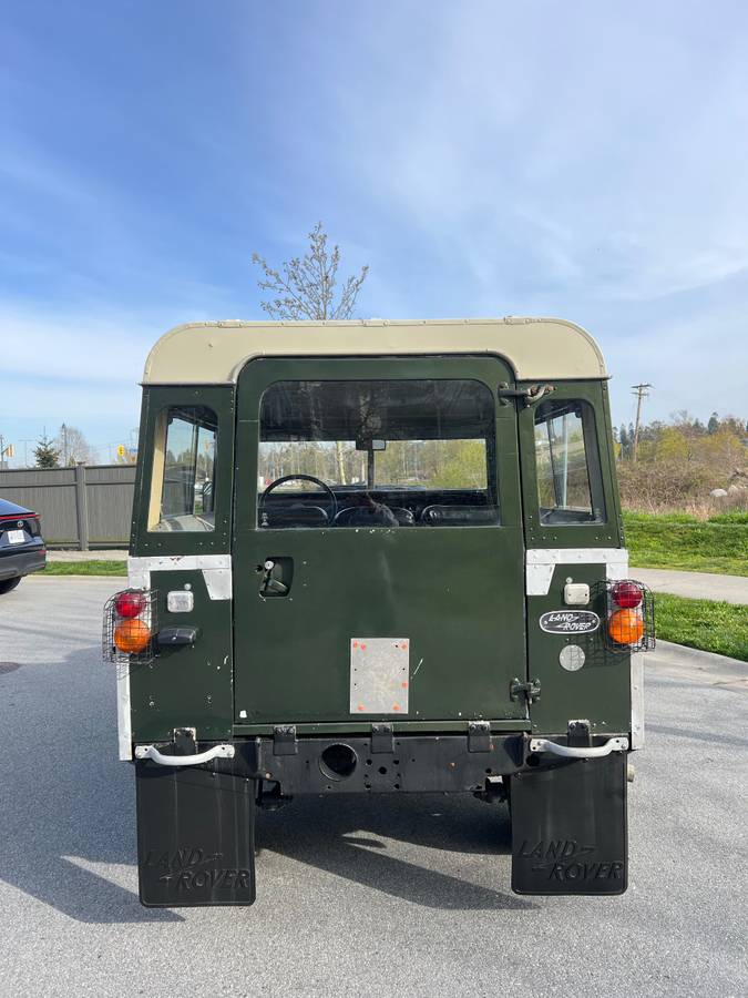 Land-rover-series-3-1973-green-4