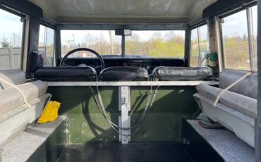 Land-rover-series-3-1973-green-7