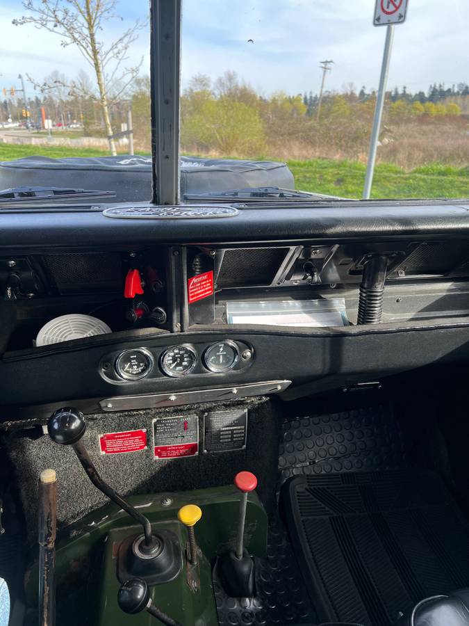 Land-rover-series-3-1973-green-9