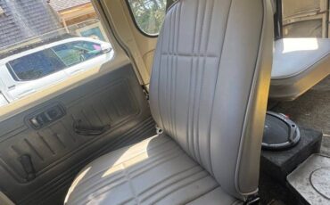 Landcruiser-fj-40-1979-brown-10