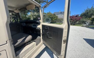 Landcruiser-fj-40-1979-brown-16