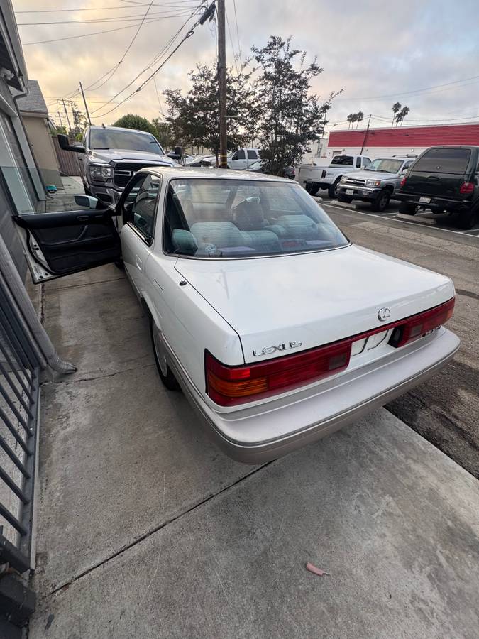 Lexus-es-1991-white-4